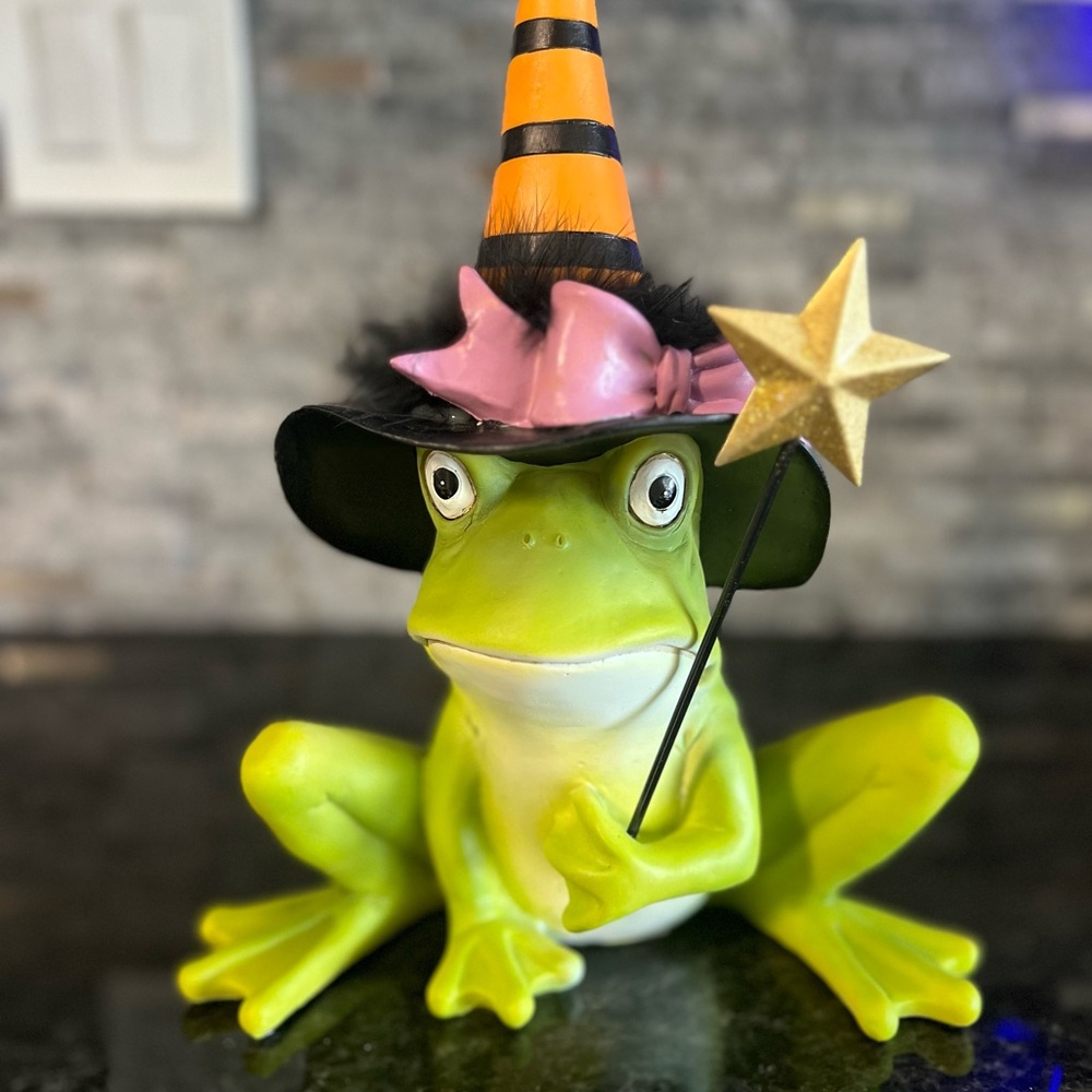 ADORABLE Miss Witch Halloween FROG, Black Feather Boa, Purple Bow, Glitter Wand